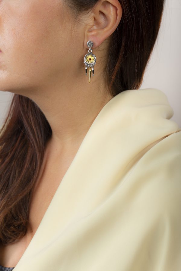 16.022.005.S0 (2) Petite Daisy Garnet Earrings - ''RIZES''